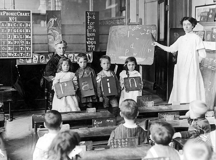 Schools in the past. Школа прошлого. Школа прошлого века. Школа в прошлом. Старинная школа.