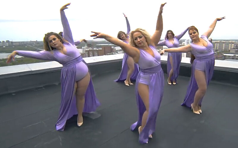 Вероника сотникова танец живота. Клубные танцы. Сидроль танец. Танцы девушек. Девочки исполнили танец.