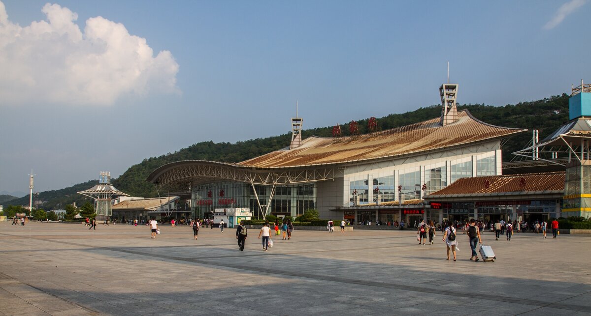 Вокзал Чжанцзяцзе 