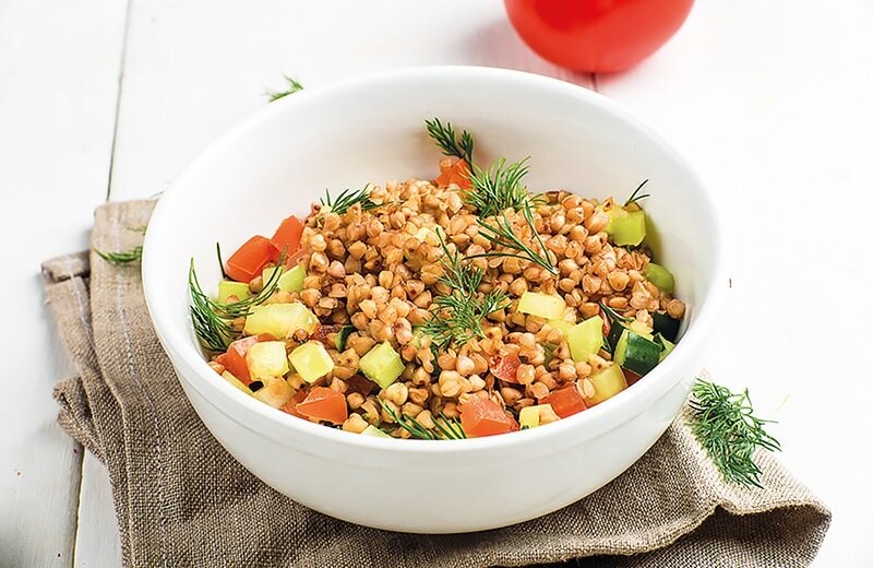 Гречка с овощами не только полезна, но и очень красива