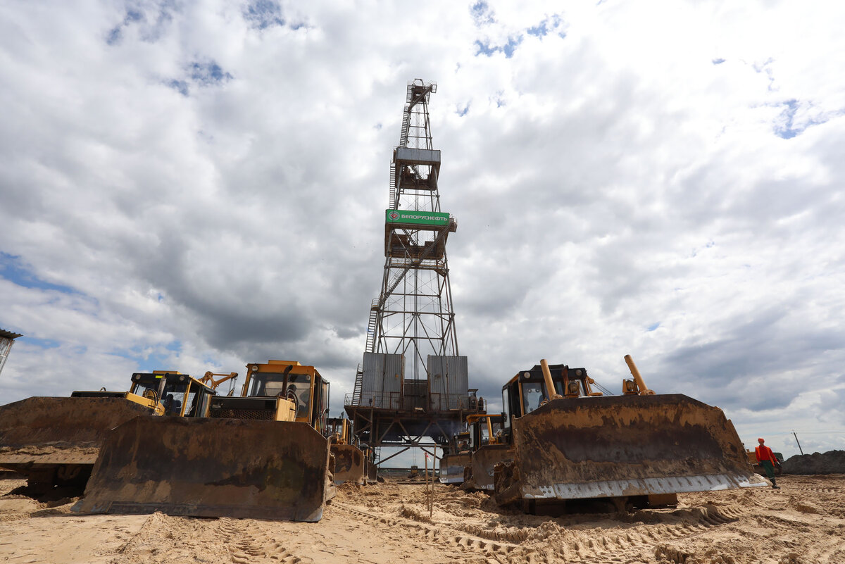 Видео буровых. Укпг-3 ковыктинское гкм. Бурение газовых скважин. Zj 70 буровая. Видео буровых.