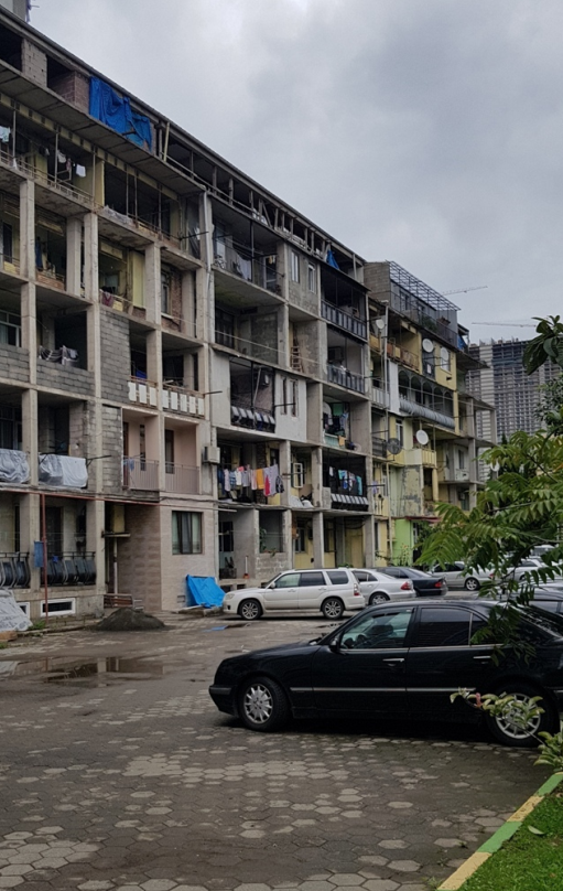 В таких домах живут местные 
