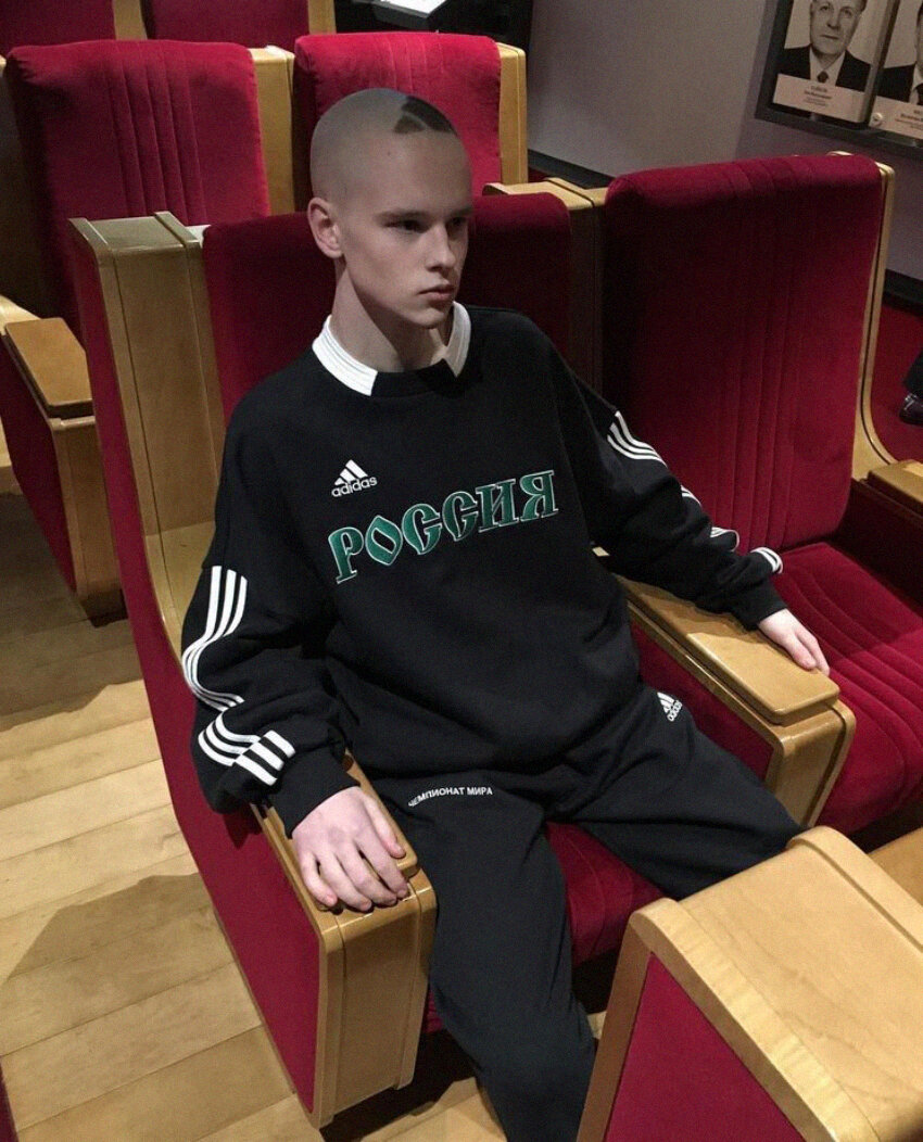 Русский парень модель адидаса