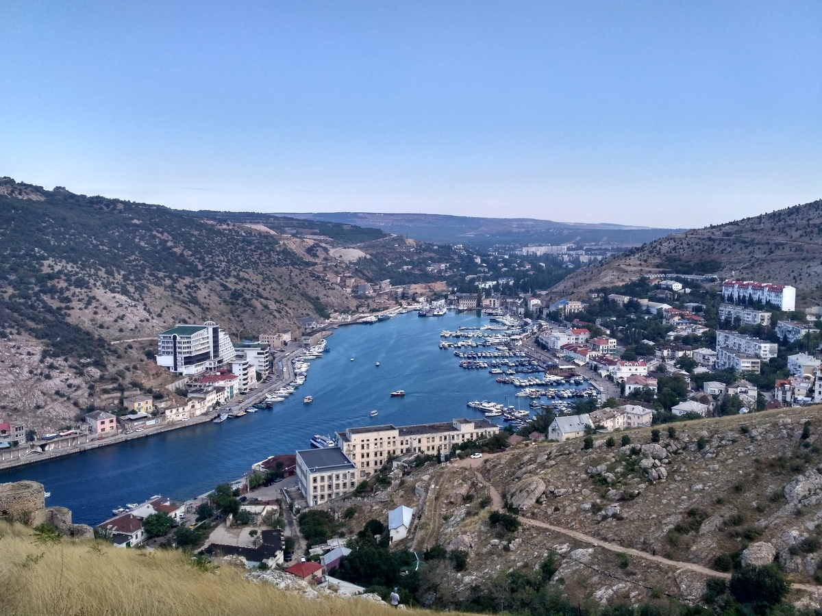                             Вид на Балаклаву со стороны крепости Чембало (фото @BVS)