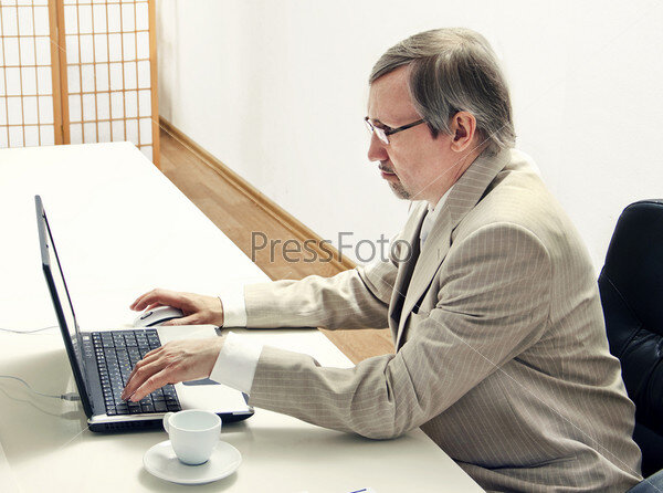 https://www.pressfoto.ru/image-900114