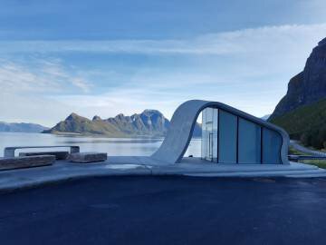 Зона отдыха Ureddplassen, в Нурланде (Норвегия) https://elviajero.elpais.com/elviajero/imagenes/2019/10/10/actualidad/1570696168_868635_1570706105_sumario_grande.jpg