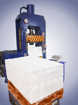 пресс для производства соли - лизунца