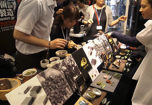 Каждый посетитель может принять участие в создании своей конфеты