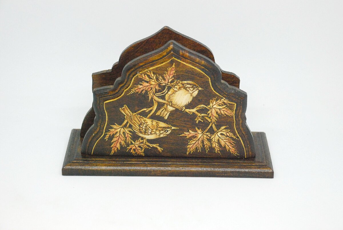 салфетница, украшенная мозаикой из соломки, работа автора, фото из личного архива