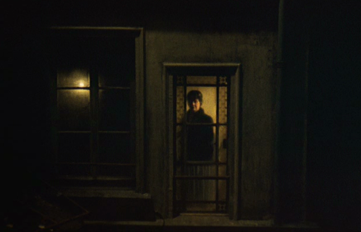 shot from "The Tenant"/1976/Roman Polanski/reddevil.com