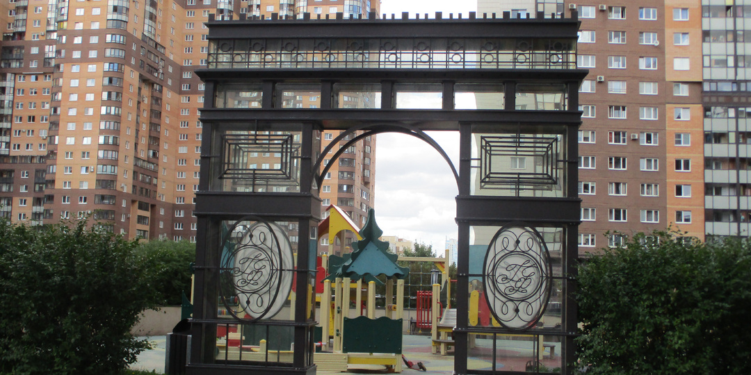 Парижский дворик Петербурга