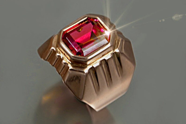 Мужской перстень с рубином