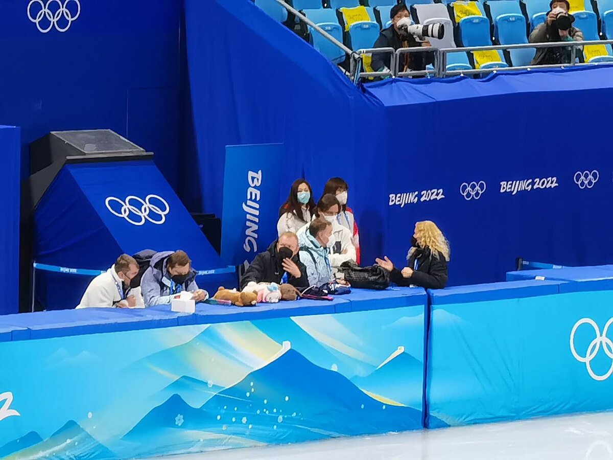 Валиева тренировка. Тутберидзе на тренировке. Камила Валиева на тренировке в Пекине. Камила Валиева тренировка в Олимпийском Пекине.