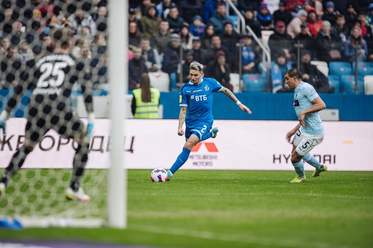 Гильермо Варела (в центре)