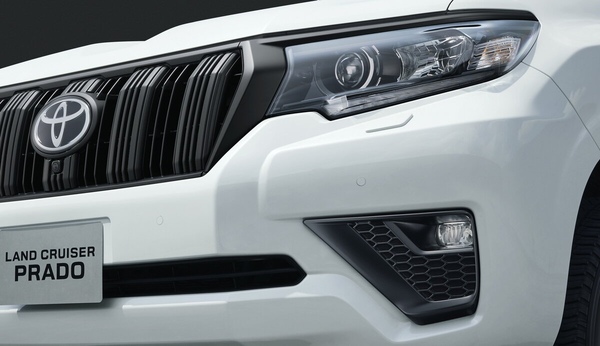 Toyota Land Cruiser Prado Matt Black Edition