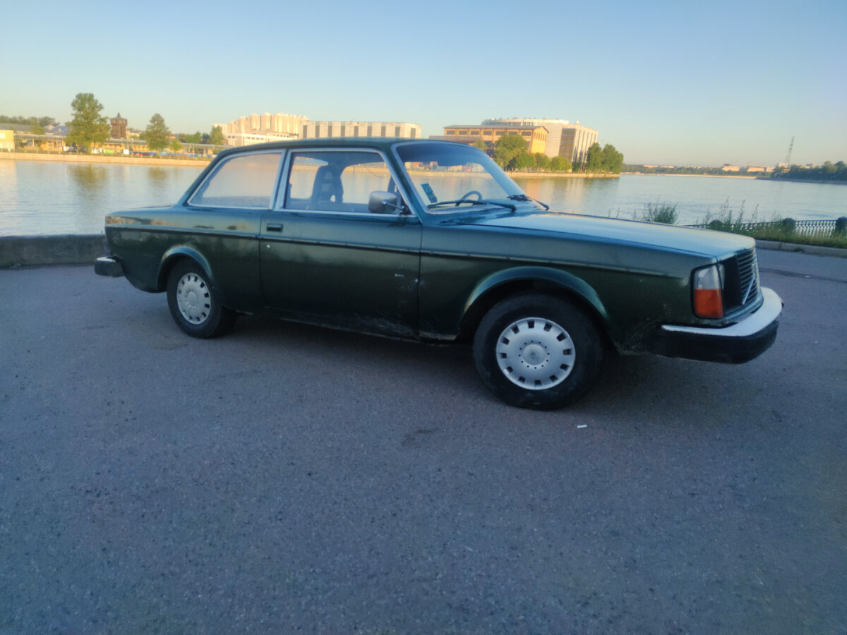 Volvo 242