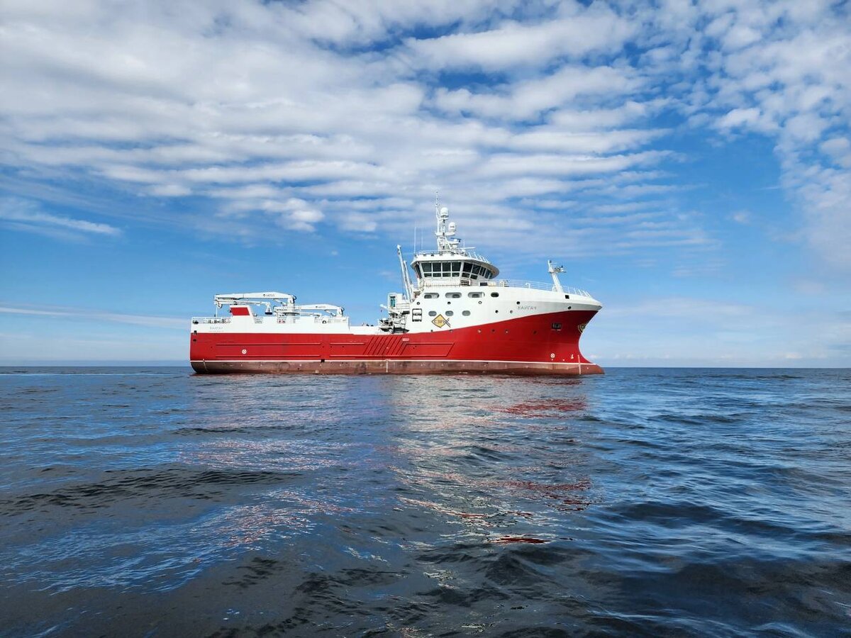 Завершены ходовые испытания краболова-процессора "Вайгач", построенного корабелами завода "Красное Сормово" (входит в ОСК)