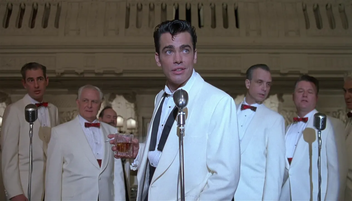 Питер Галлахер 19 июня празднует свой день рождения. Наше посвящение его великому камео.