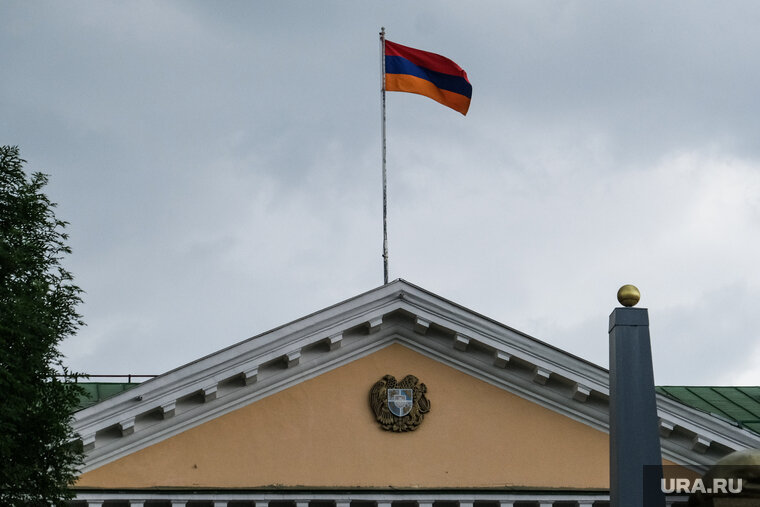    В Армении заявили об обязательствах РФ ввести миротворцев в Карабах