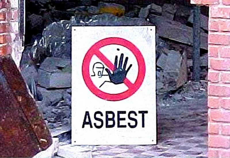 Асбест характеристики. Асбестовая пыль. Асбест опасен. Асбест чем опасен. Опасен ли асбест.