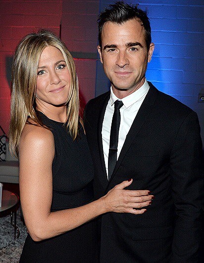 Instagram @jenniferanistononline