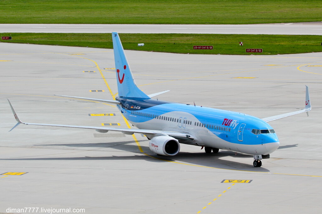 01. D-ATUM / TUIfly / Boeing 737-8K5(WL) 
Начал он свой рабочий день в 5 утра из Ганновера на Лансароте, от туда в Штутгарт, потом с нами снова на Ласароте и завершил день в Ганновере.
 
