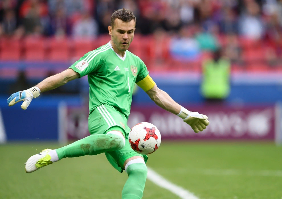 источник фото: https://www.ftbl.ru/news/stanislav-cherchesov/