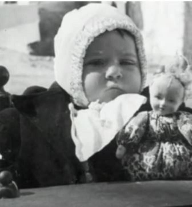 Лия Ахеджакова, 1938