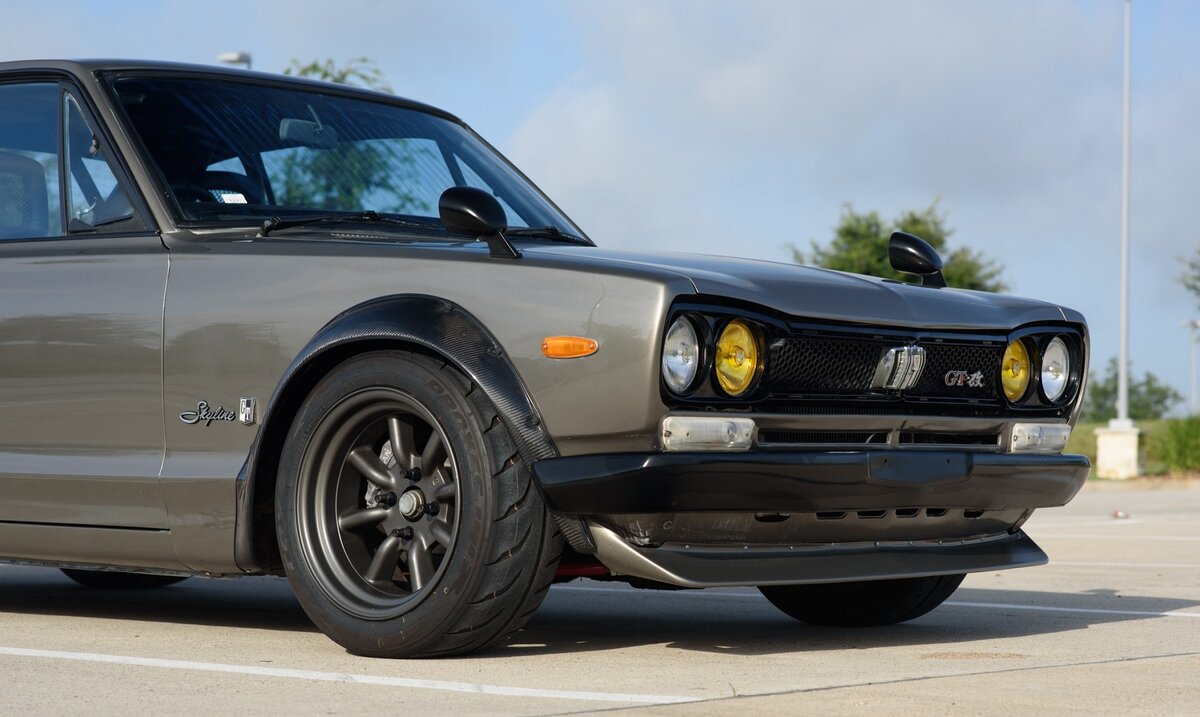 nissan skyline 2000 gt