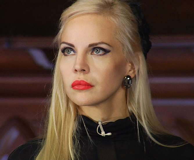 Джулия Ванг - победительница 15-го сезона телевизионного шоу "Битва экстрасенсов"