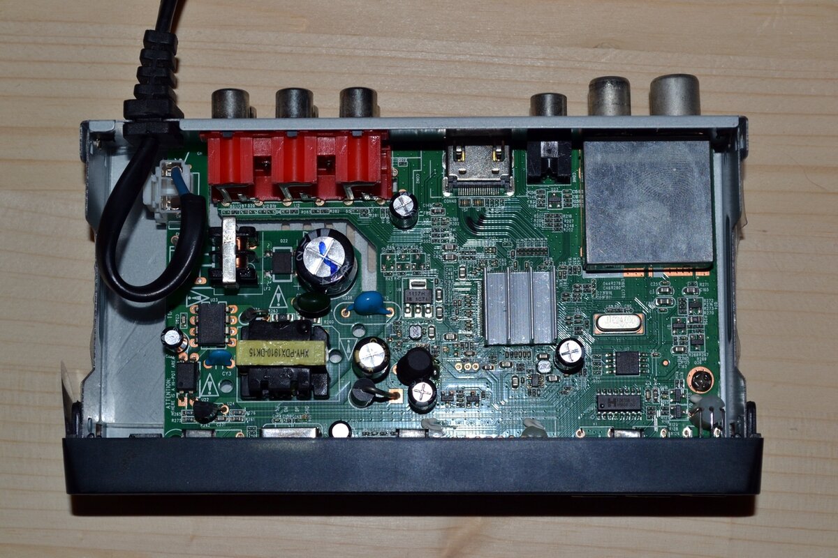 Чуть поболее припоя, добавить фильтры защиты на порт HDMI - было бы "шикарно"