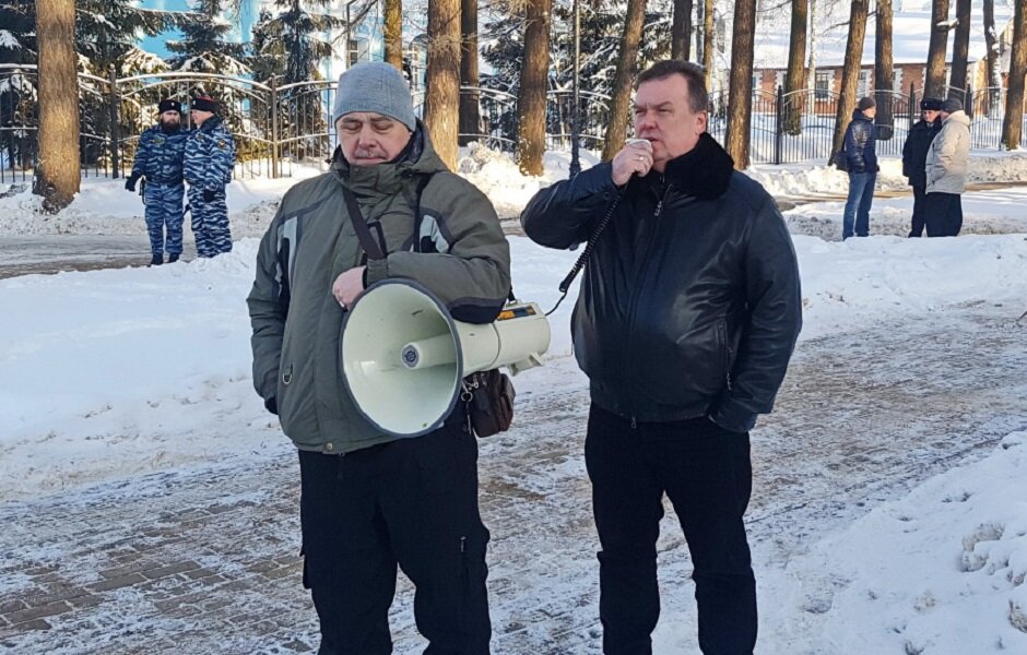 Депутат-застройщик взял слово и выступил перед дольщиками