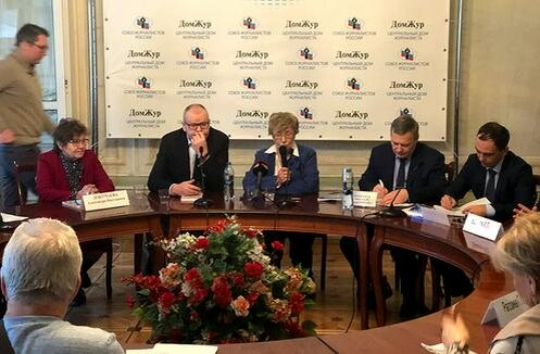 Круглый стол "Форума переселенческих организаций". Фото Екатерины Иващенко, "Фергана"