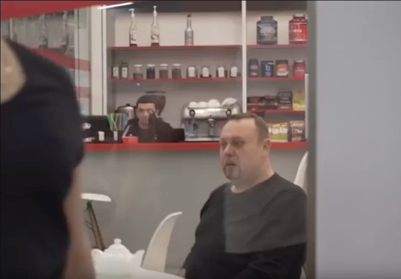 Реакция посетителей на полных девушек в тренажерном зале