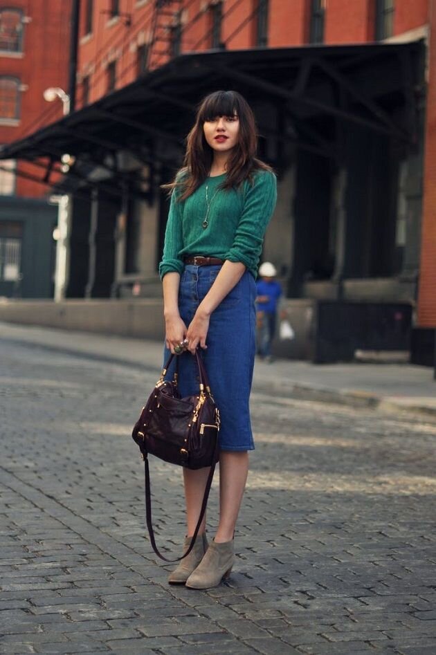 С чем носить синюю юбку: правильные варианты образов на каждый день