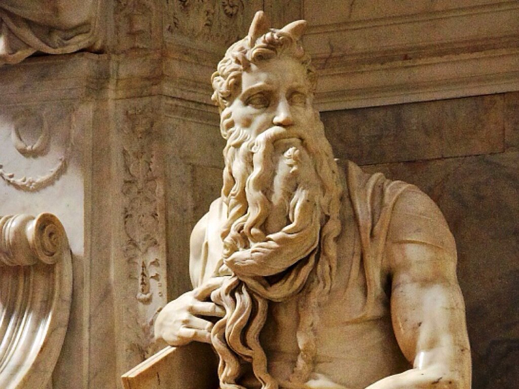 Статуя Моисея работы Микеланджело