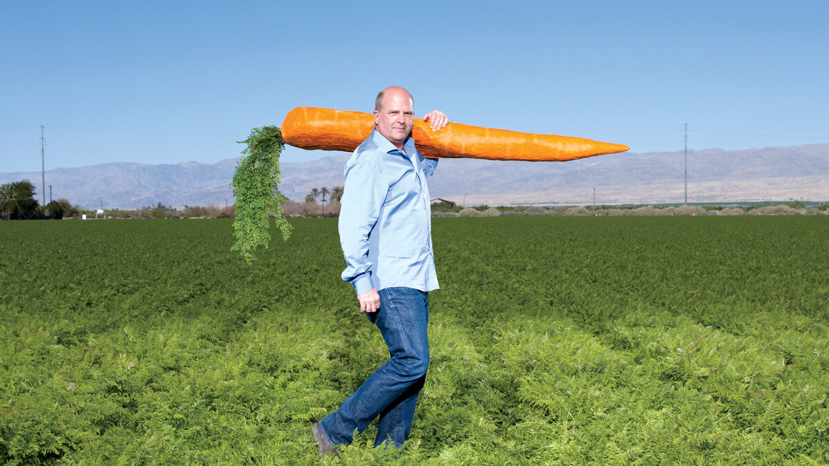 Огромная морковь