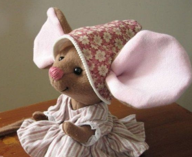 Хозяюшка мышка  