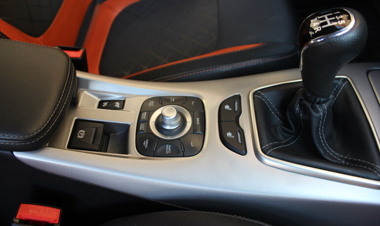 Консоль от Лагуны 3 в Весте.