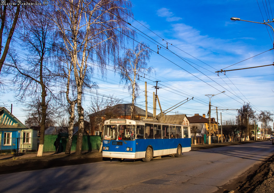Троллейбус ЗиУ-682Г-018 на улице Ашмарина. Фото: Максим Фандюшин