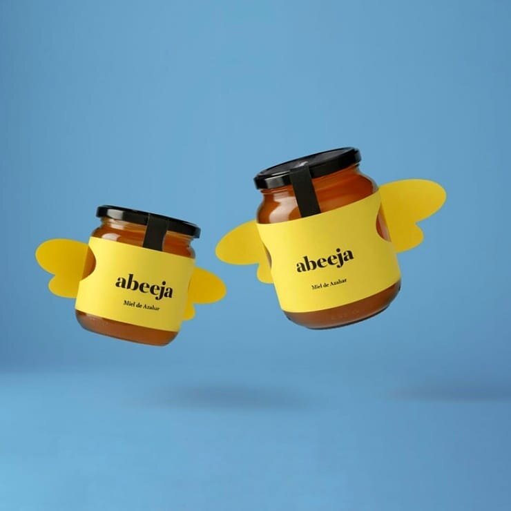 Этикетка на банке мёда с вырубкой в виде крыльев пчелы