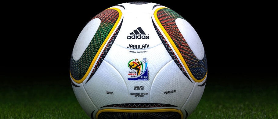 
Многие из футбольных болельщиков помнят Чемпионат Мира 2010 года в ЮАР. Клип певицы Шакиры, в котором снялись ее будущий супруг Жерар Пике, а также Лео Месси, Роналдиньо, Дани Алвес и другие футбольные звезды.