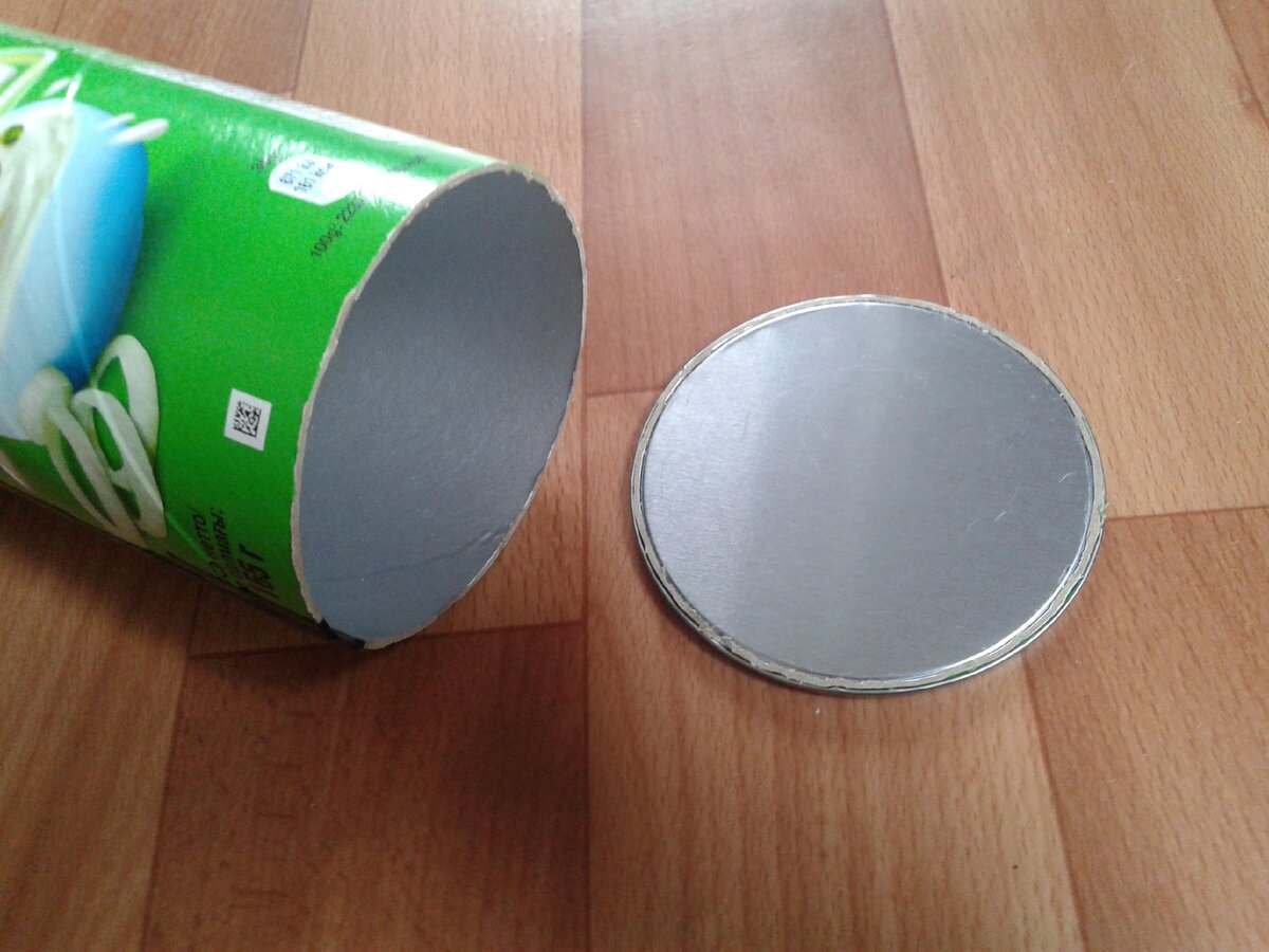 Непроклеенная изнутри бездонная банка