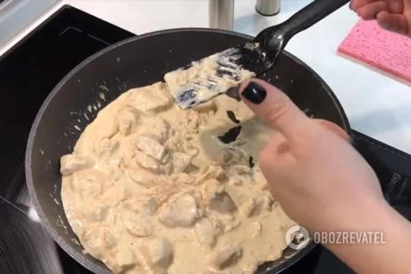 Жареное куриное филе с луком 