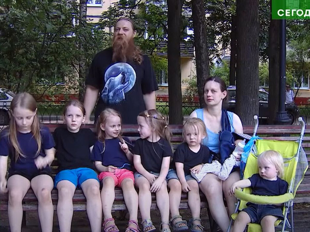 Семья Тепляковых. Фото взято с ресурса Яндекс.Картинки 