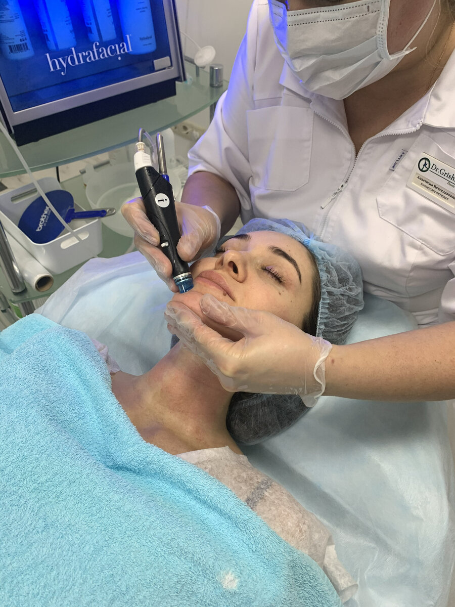 Процедура HydraFacial. Фото предоставлено Д.Р. Гришкяном. Имеются противопоказания, требуется консультация специалиста