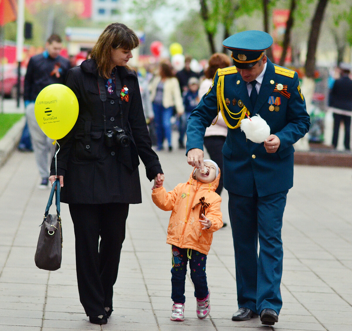 "Хотят ли русские войны?".. (с)
Фото сделано в Оренбурге в 2015 году