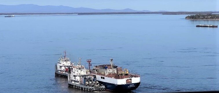 Хабаровский судостроительный завод (входит в ОСК) отправил на достройку краболовное судно "Кедон" / ХСЗ