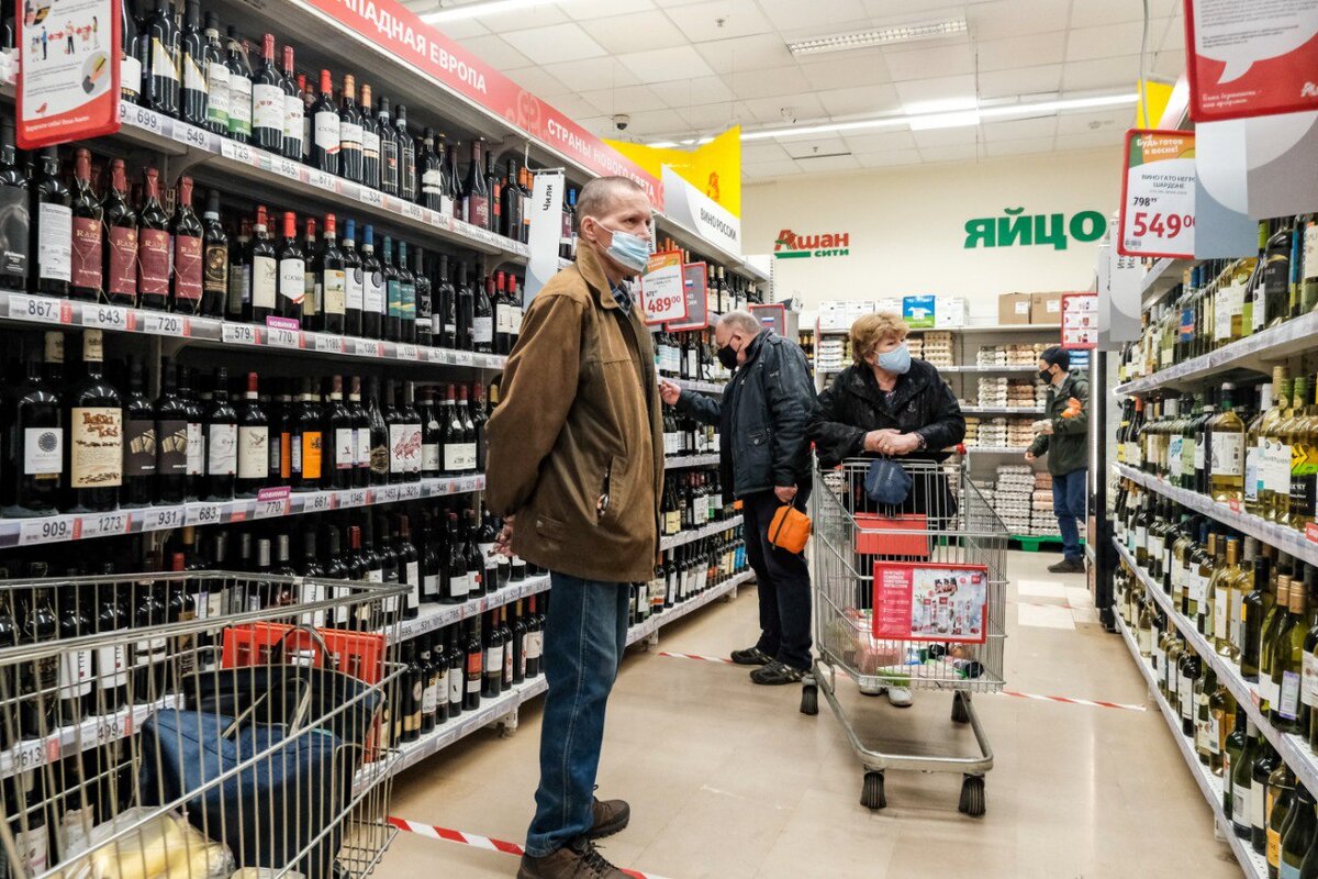 Минимальные розничные цены на алкоголь устанавливаются для борьбы с дешевым контрафактом на рынке.  Фото: Aleksander Polyakov / Global Look Press / globallookpress.com