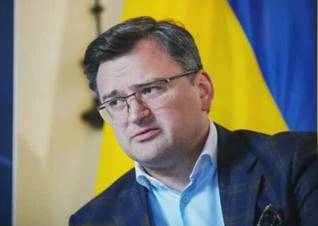    Кулеба: Россию нужно запихнуть в её границы и закрыть на замок